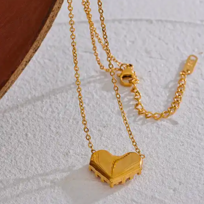 AMOR NECKLACE