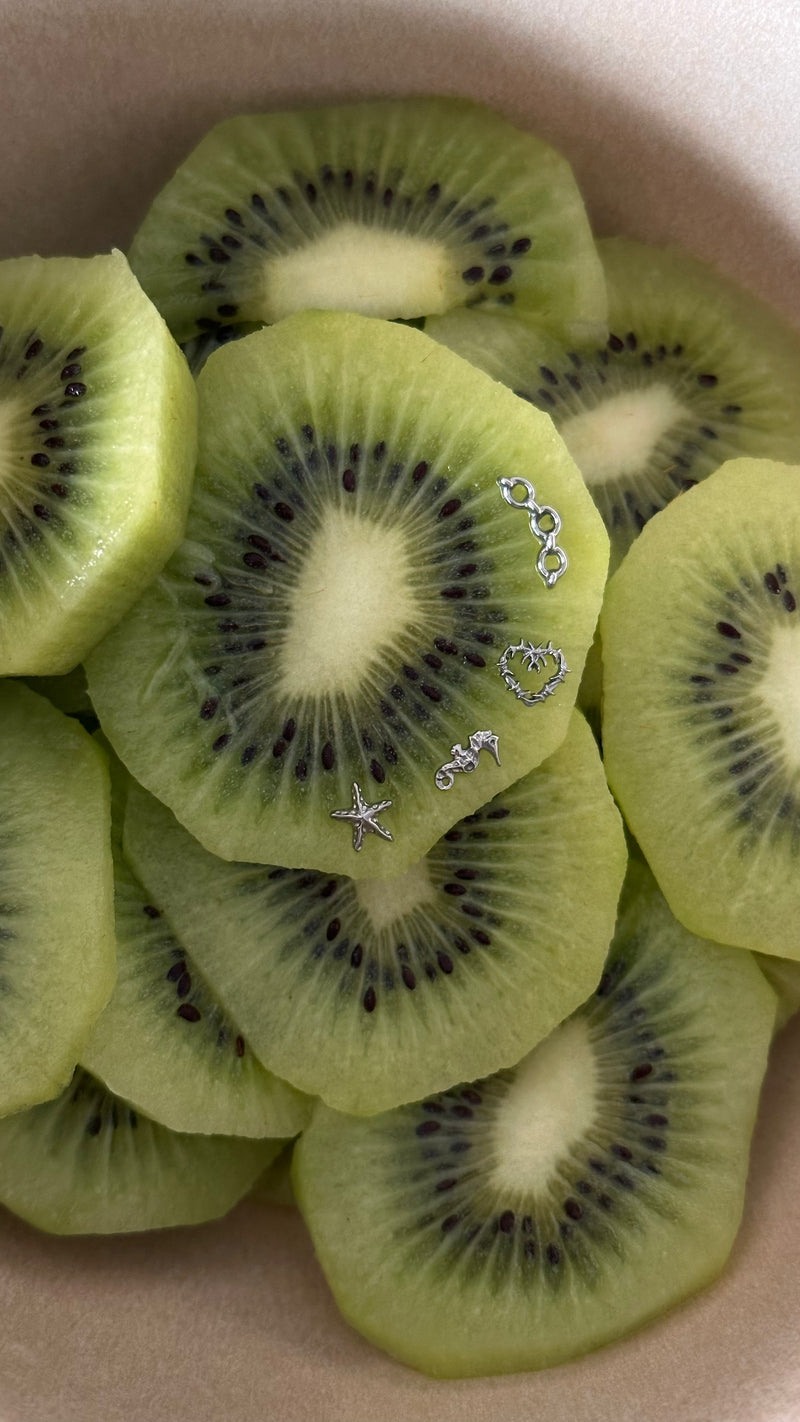 BICHOTA STUD PLATEADO (unidad)